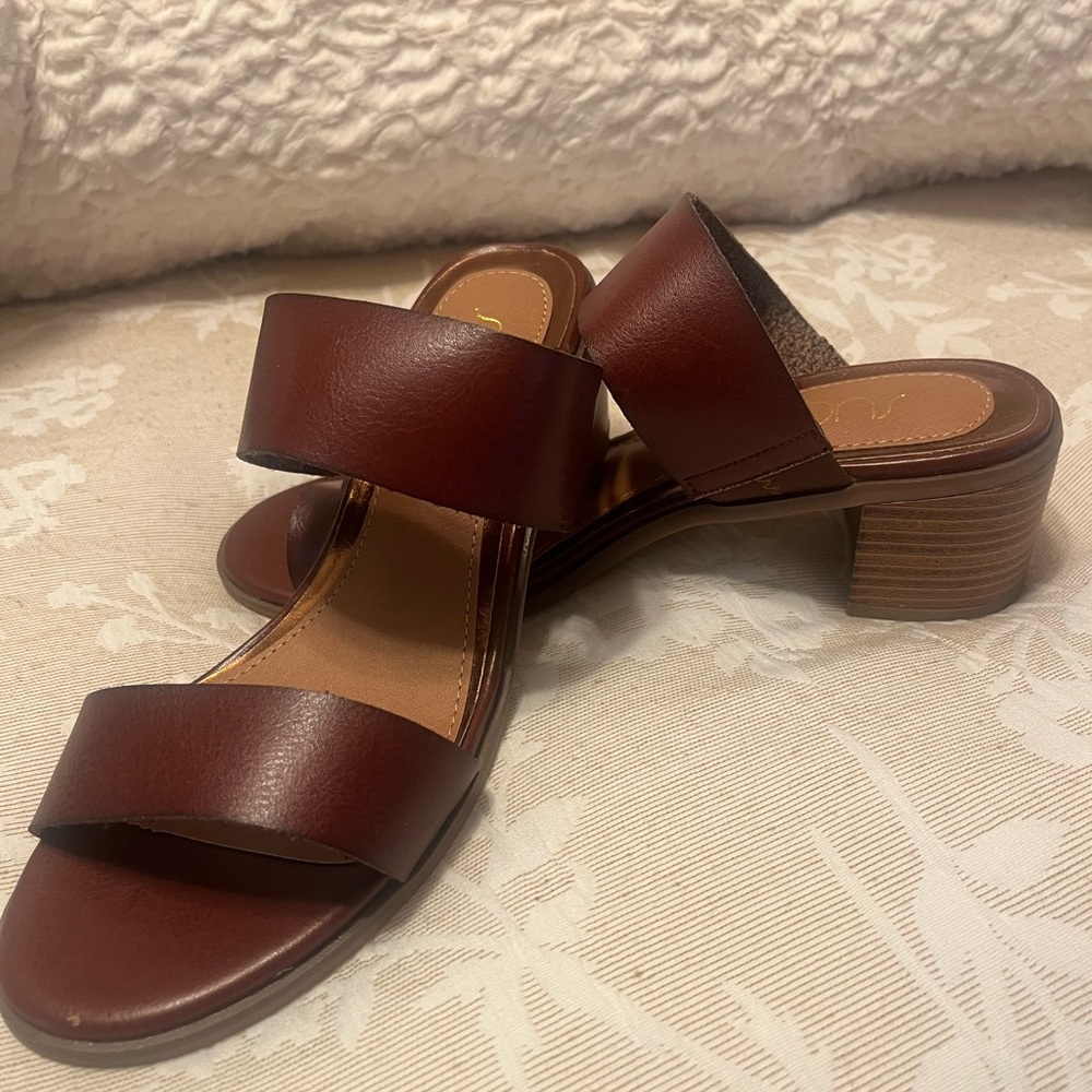 Sandals - Picture 5 of 6